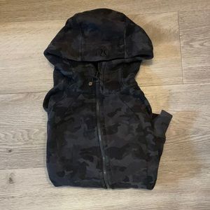 Camo Lululemon scuba full zip